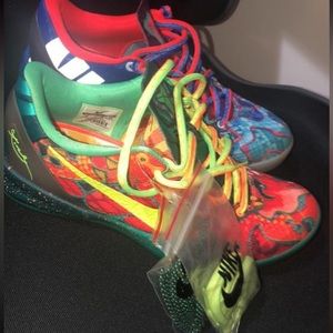 What the Kobe 8s, size 8, Deadstock